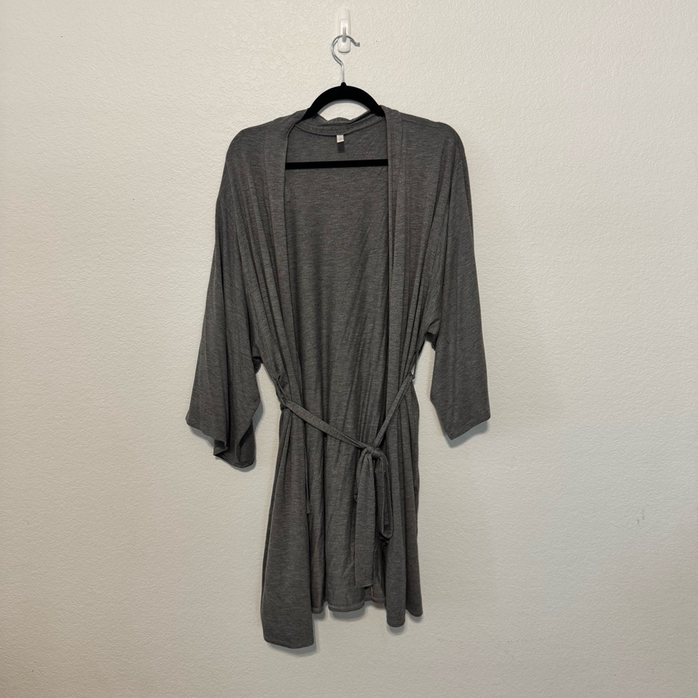 NWOT PinkBlush M Gray Maternity Open Front Robe